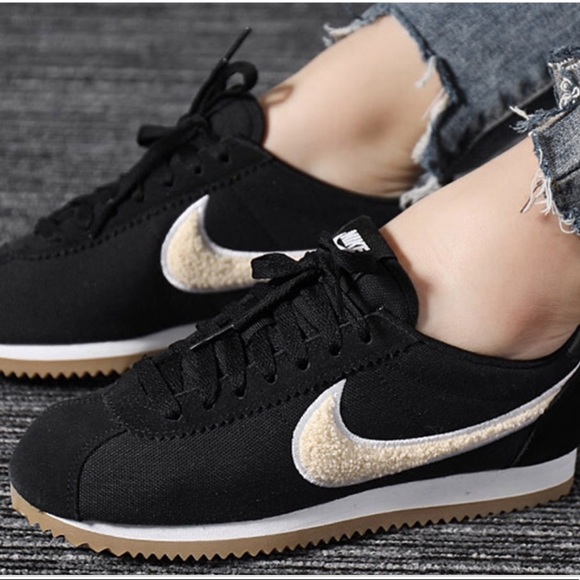 cream nike cortez